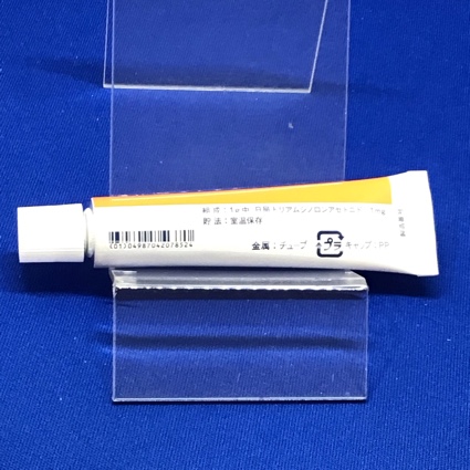 トリアムシノロンアセトニドクリーム０．１％「ＴＫ」